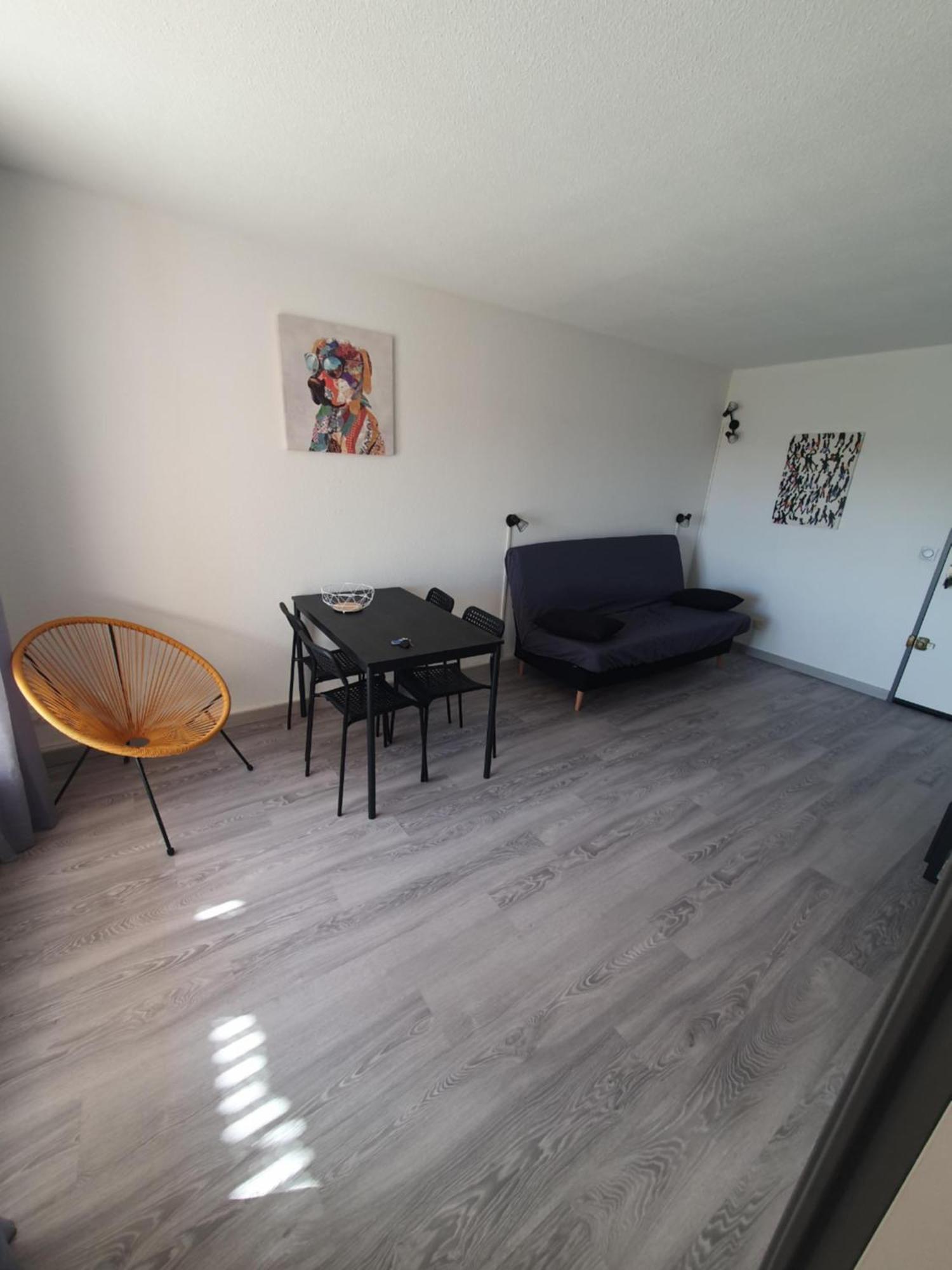 Les Terrasses De La Baronnie Appartement Climatise Avec 1 Chambre Et Piscine Ouverte Du 28 Mai 2025 Au 28 Septembre 2025 Le Grau-du-Roi Ngoại thất bức ảnh